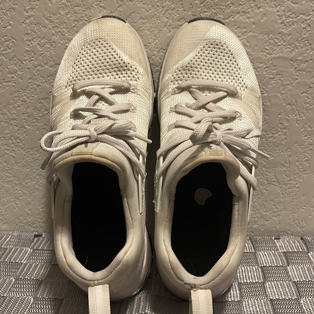 Gently used great condition Nike Metcons. - Picture 4 of 4